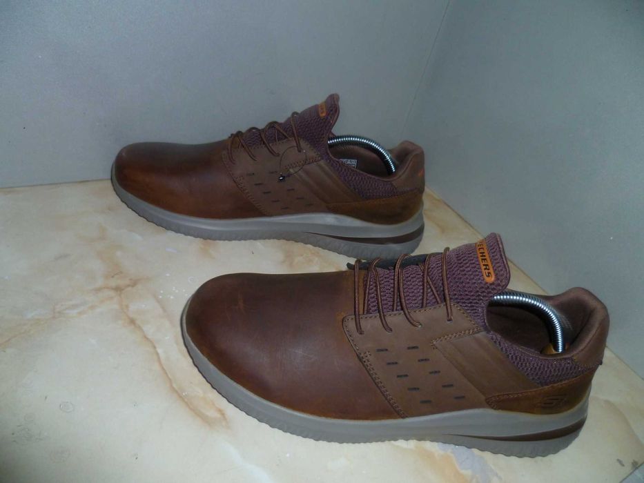 Skechers нови обувки №45