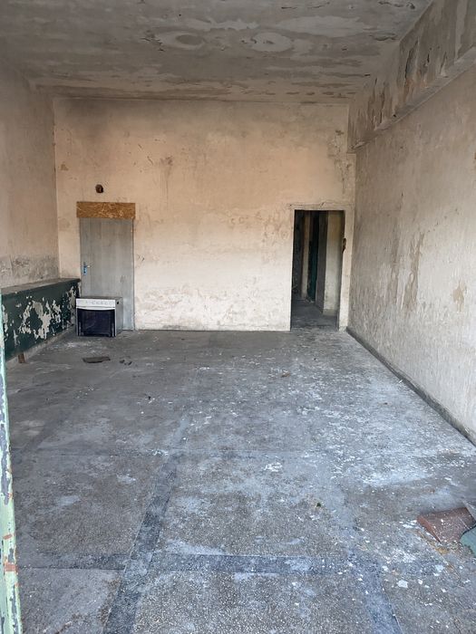 Vand spatiu /constructie in Orsova (MH)