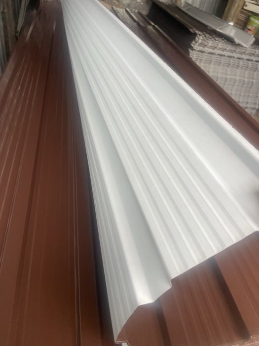 Vând tabla cutată cu cută pătrată si 4 valuri de 0,50 mm maro