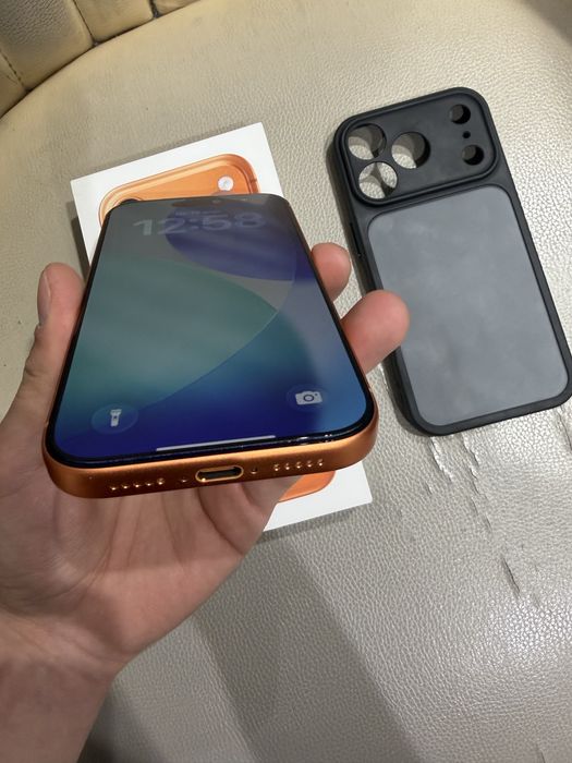 Продаю айфон 17 про е сим