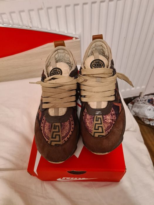 Versace chain reaction