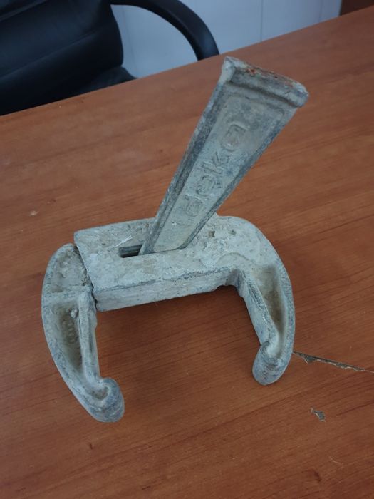 Скоби кламери ригели вертикализатори и аксесоари за вертикален кофраж