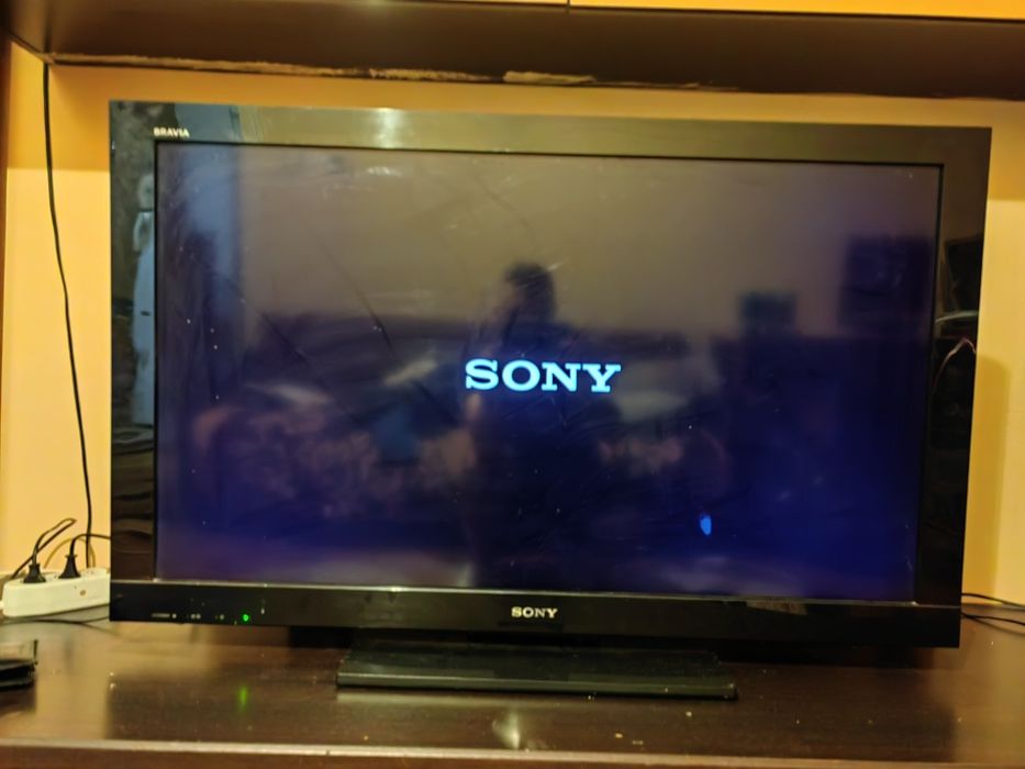 Tv Sony si Tv Sharp