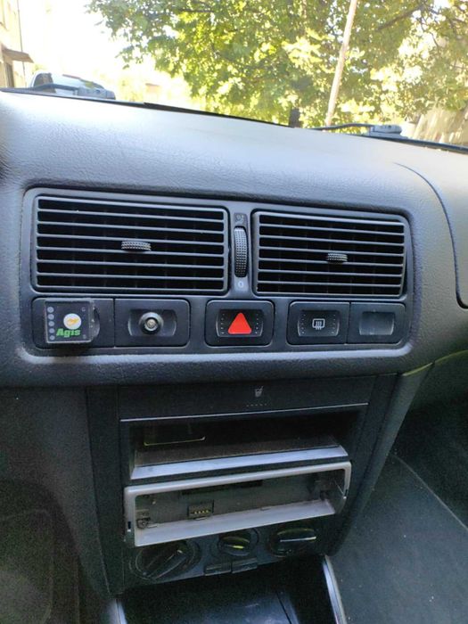 VW Golf VW Golf 4 1.6 SR 101к.с