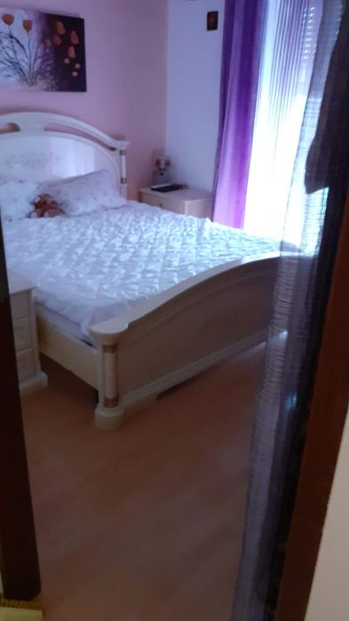 Comoda și pat cu somiera second-hand