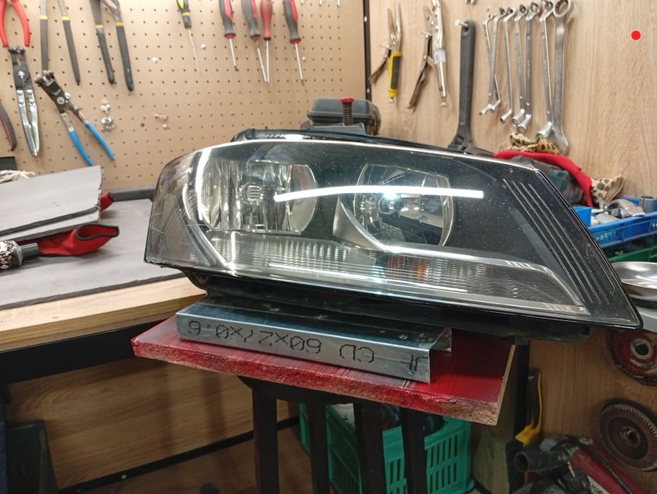 Продавам Фарове за Audi A3 8p 2009-2013
Фаровете са в много добро съст