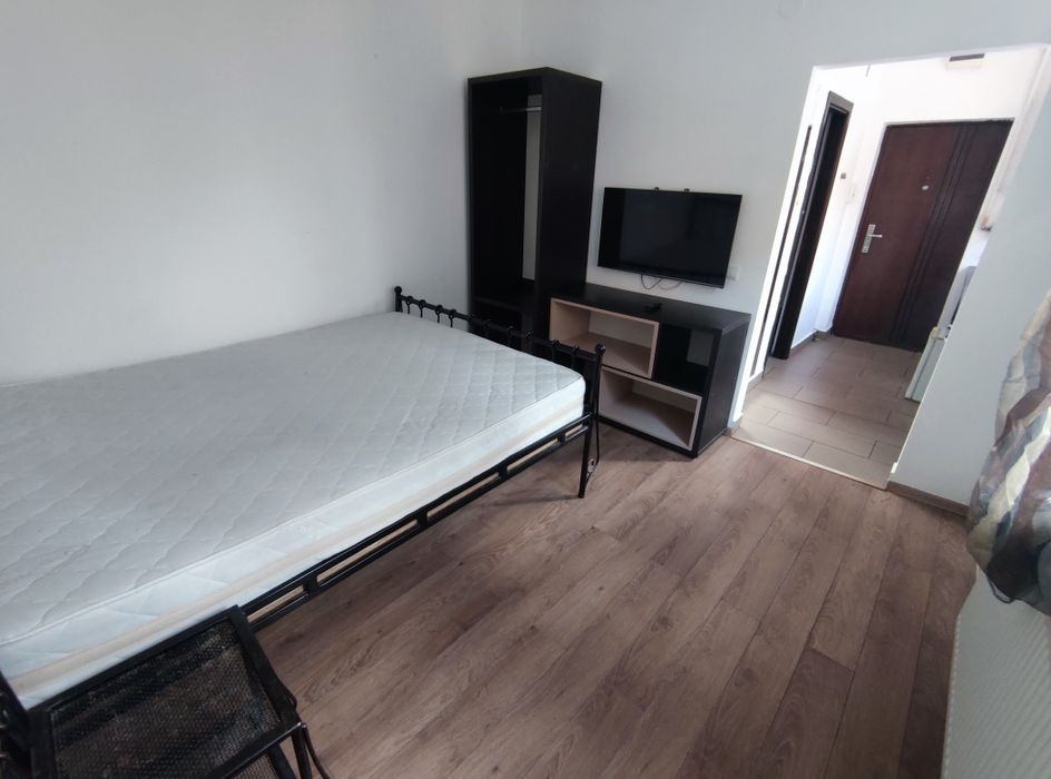 Mini-garsoniera

Garsoniera decomandata situată