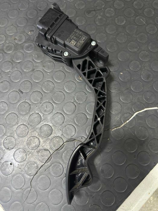 Дроселова клапа и педал за газта на Ford 1,8/2,0 бензин