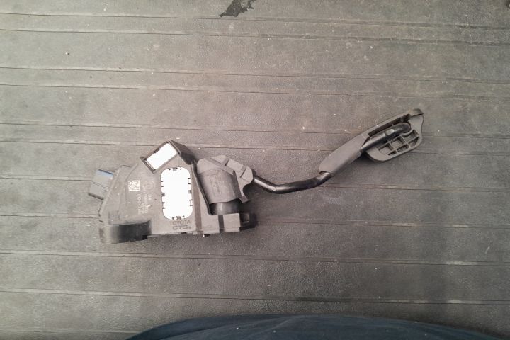 Pedala acceleratie 781100H060 78110-0H060 781100H060 Toyota Aygo a 2-