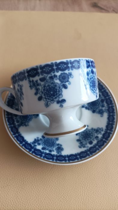 Чаша с чинийка за чай