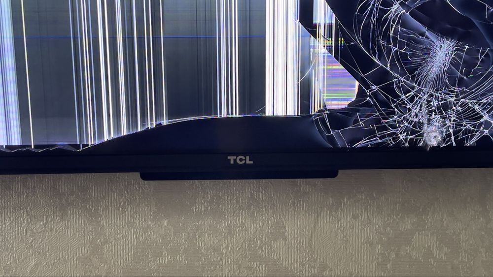 Телевизор TLC, экран разбит