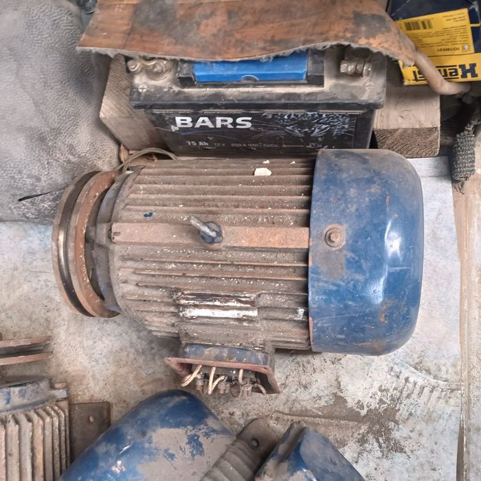 Продам электродвигатели