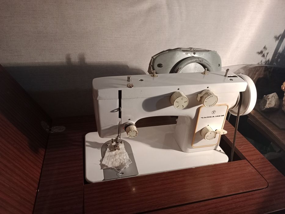 Продам швейную машину б. У