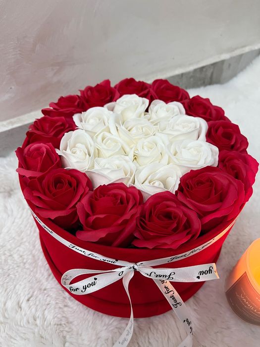 Кутии с рози, подарък за всеки повод