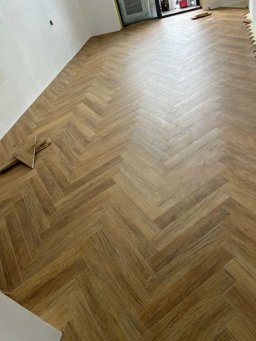 Premium laminatlar nalichida bor