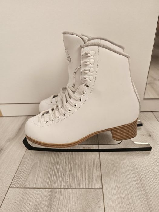Продам фигурные коньки Jackson 500