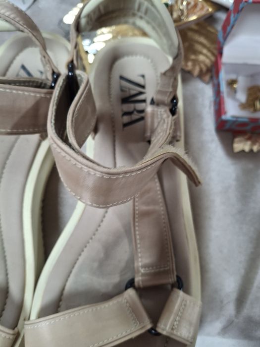 Сандали Zara ,.р39.от 70лв