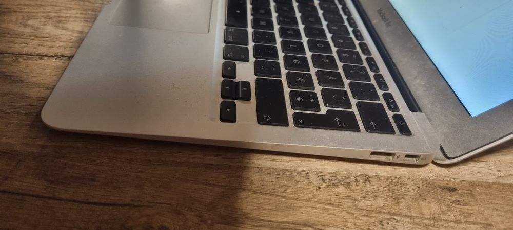 MacBook Air Модел A1370, EMC 2393