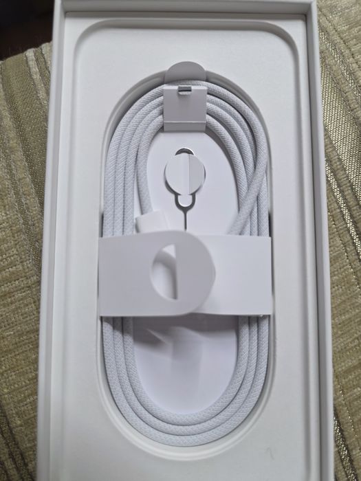 Срочно Торг iPhone 16 Pro Max 1 Tb (Белый)