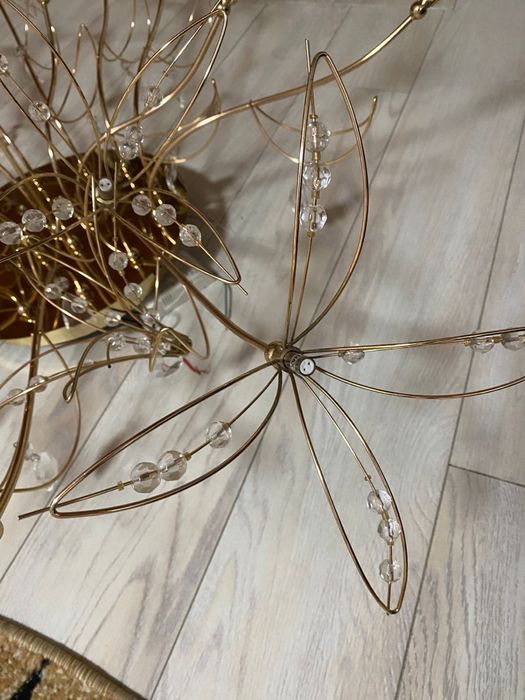 Продам люстру в хорошем состоянии