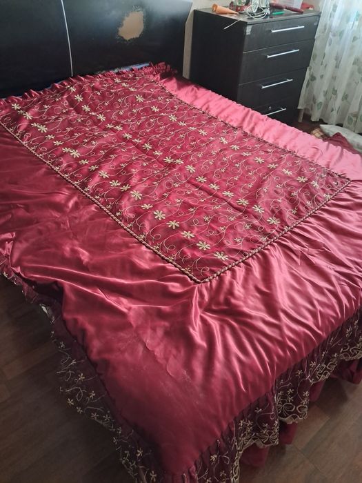 Двухспальняя кровать