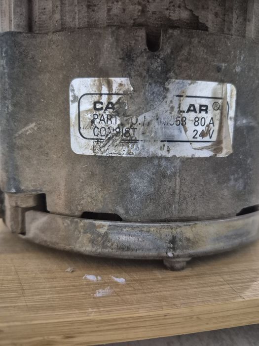 Генератор катапиллер.24 в.