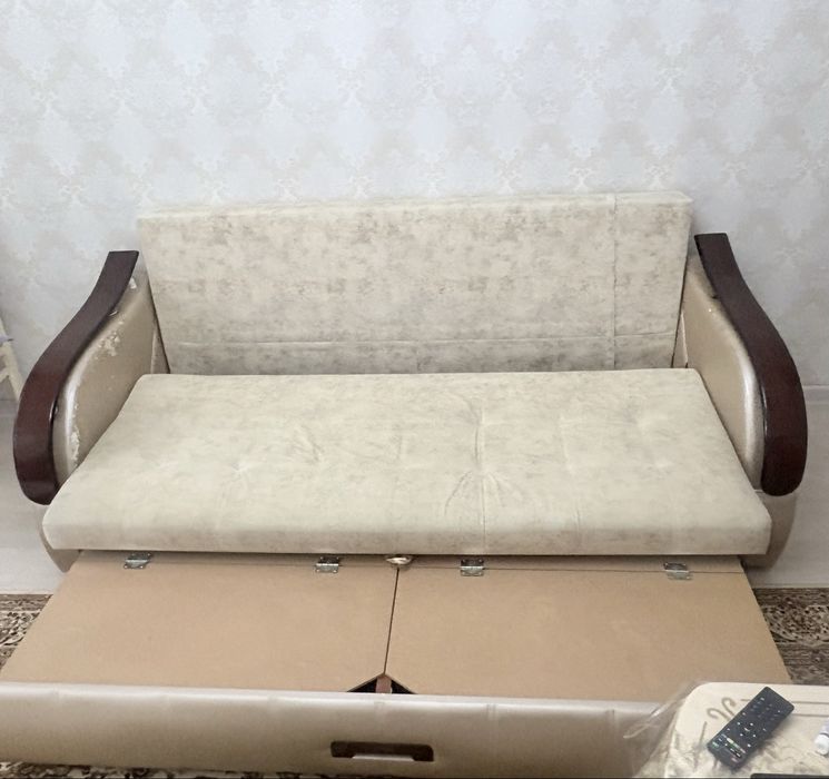 Продам раскладной диван Б/у г.Актобе