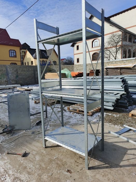 Rafturi metalice pentru depozitare manuala și arhiva