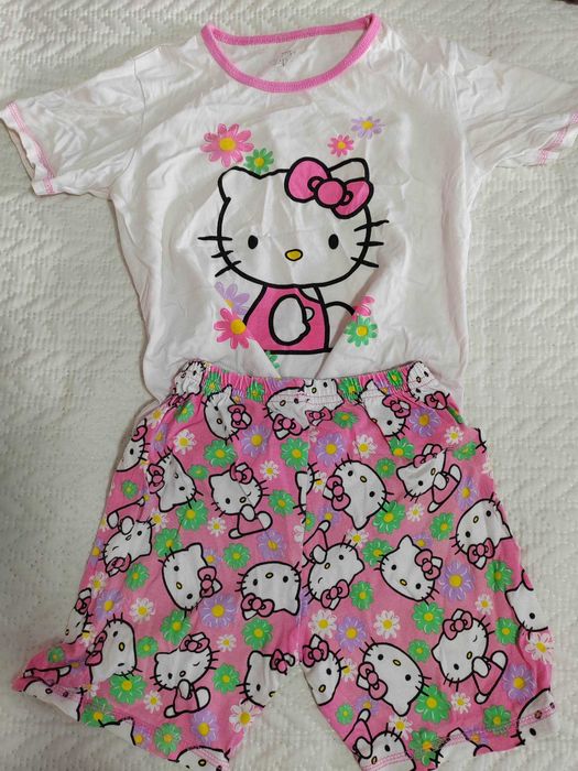 Haine de vara fetite 4-6ani - Seturi - 15 lei-pijamale hello kitty