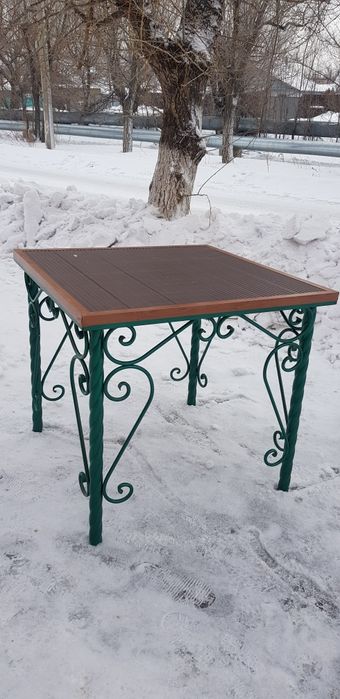 Столы кованые в наличии