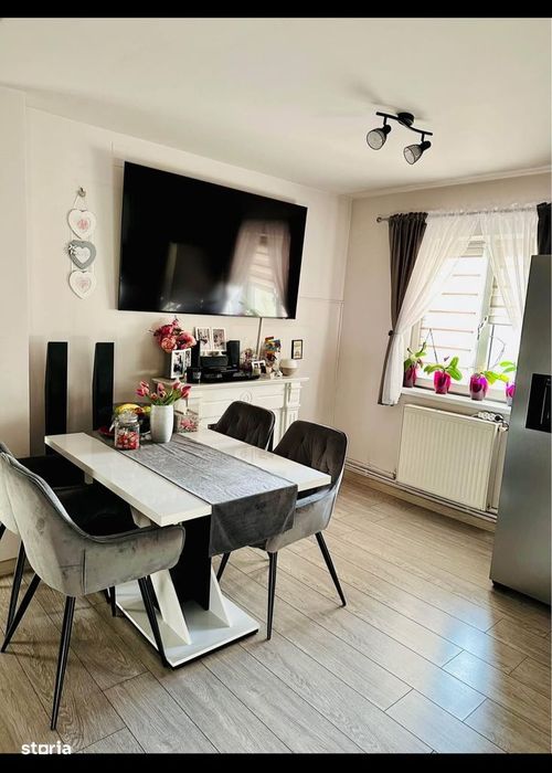 Apartament cu 4 camere - zona centrala