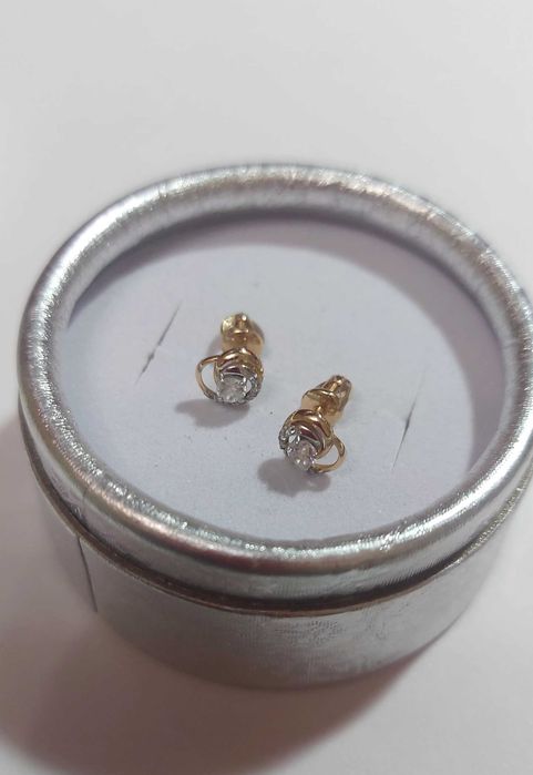 Продам золотые серьги.