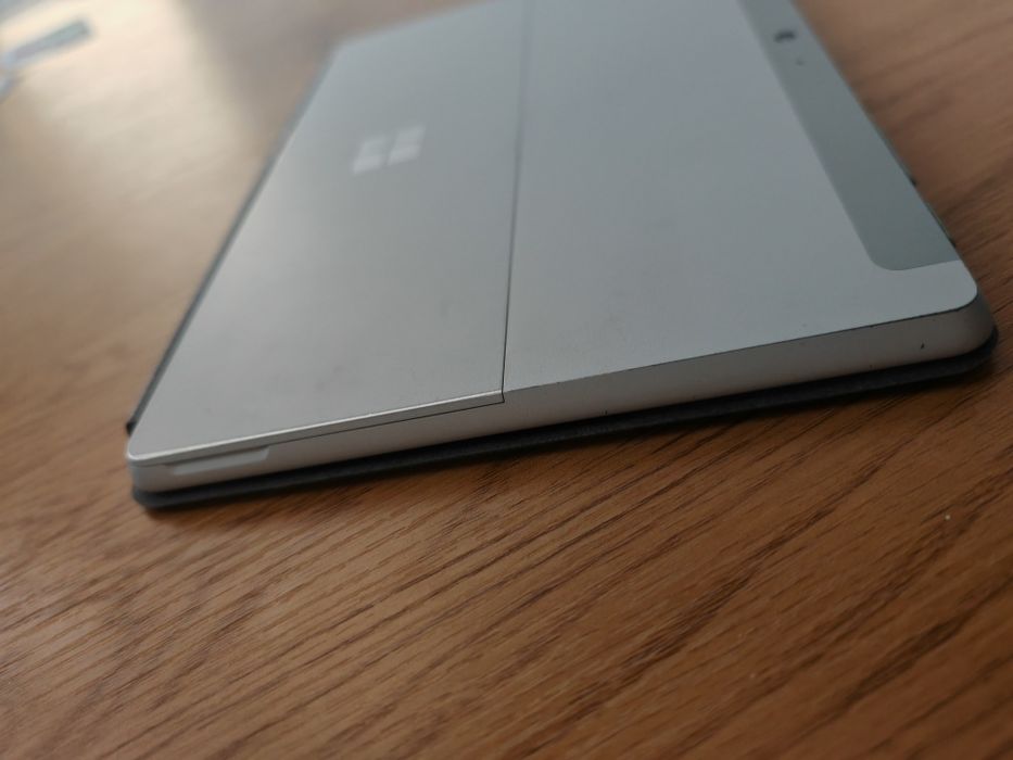 Microsoft Surface Go 3 + tastatura + mouse