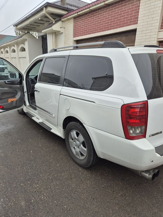 Продаётся Kia carnival