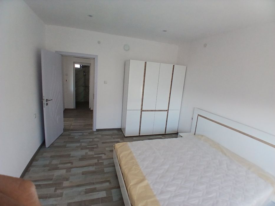 Продавам етаж от къща