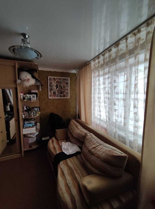 Продам 4-х комн. ул. Строителей, 4