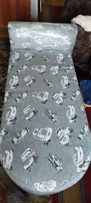 Диван с ящиком для белья