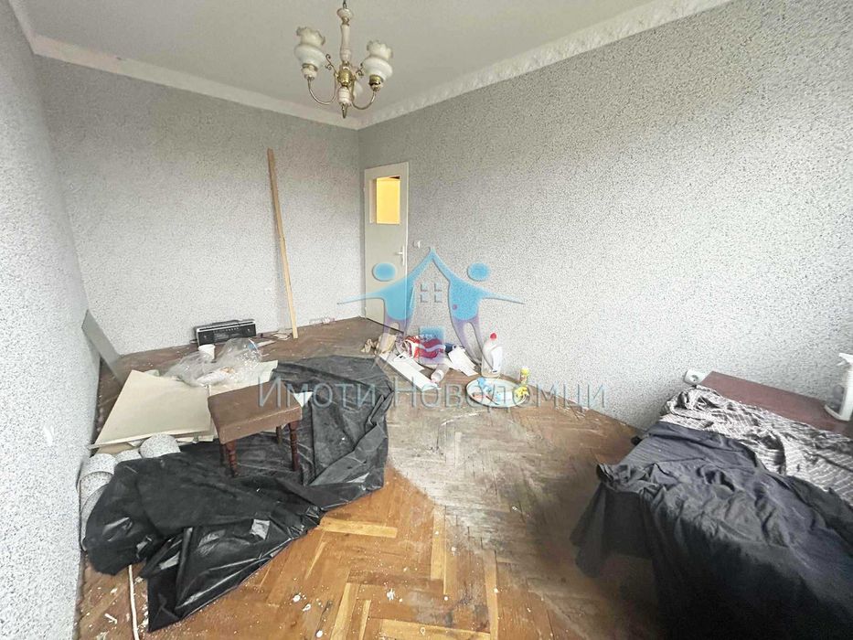 Продава се Тристаен апартамент в Шумен, Пазара - 85 кв.м за 660 €/кв.м - Снимка #3