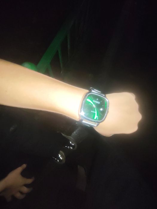 Продам часы 15тыс торг