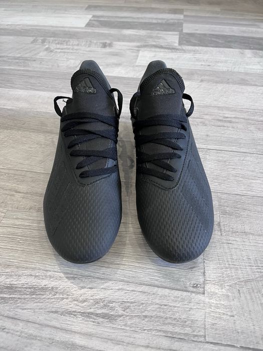 Футболни обувки Адидас