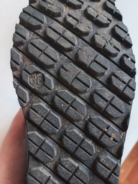 Продам полуботинки детские