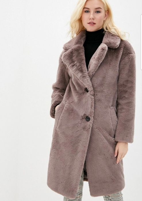 Шуба Marks & Spencer
Размер S-M
Цвет в жизни пепельно-сирене