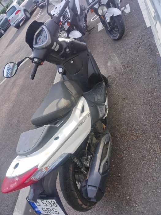 Scuter Kymco Agility Delivery 125cc / Bike rent Kymco 125cc - Glovo, Bolt Food Wolt