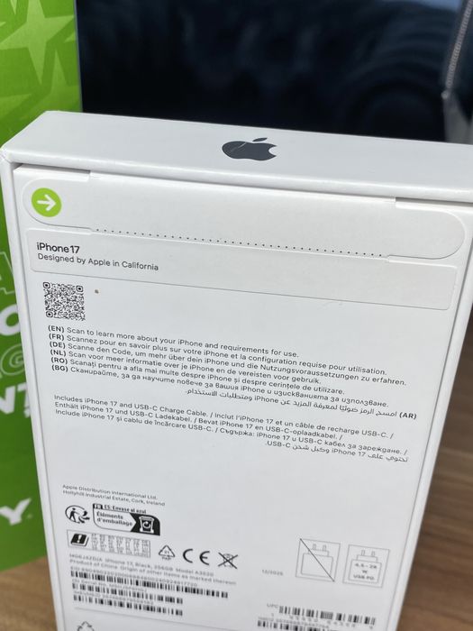 iPhone 17• 256 GB • Black
