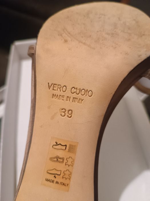 Paula Mendez дамски сандали с камъни