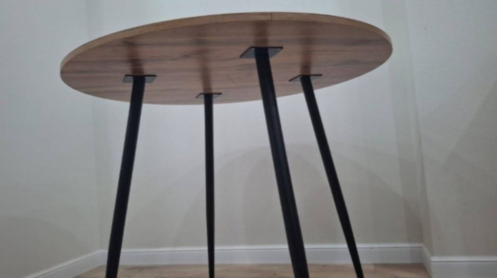 Продам стол круглый новый