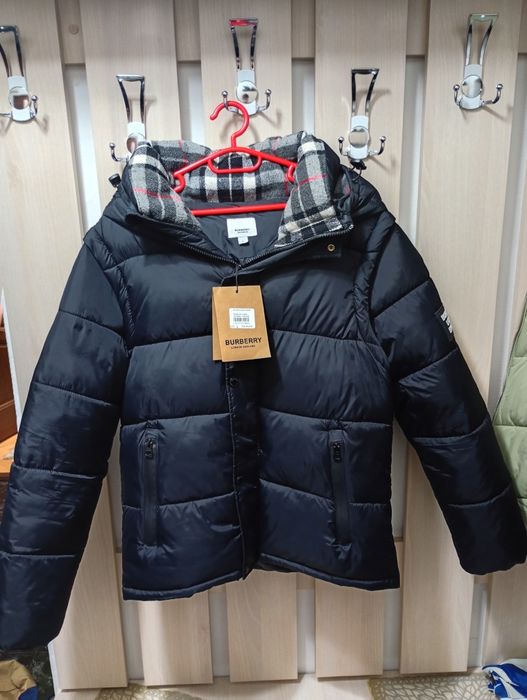 Geaca Burberry puffer,maneci detașabile