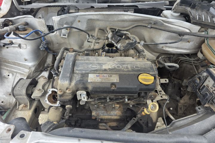 Lampa / Tripla stop stanga pe aripa Opel Corsa 2003 1.2 MT (75 hp)