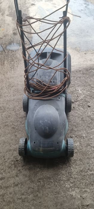 Mașină de tuns gazonul electrice