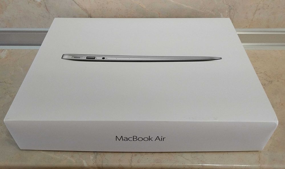 MacBook Air 13,3 инча (А1466) - пълен комплект (като нов) + подарък